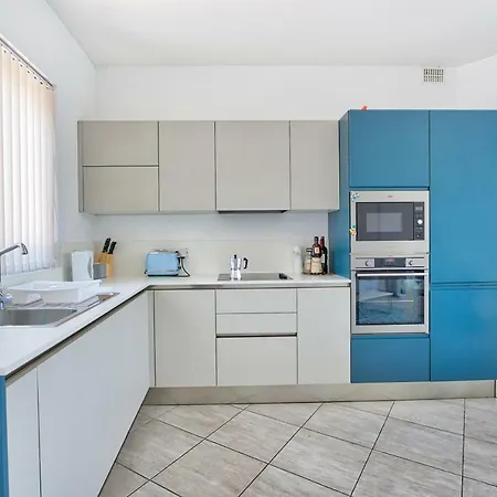 Hv12 - Sea Front Penthouse * St. Paul's Bay
