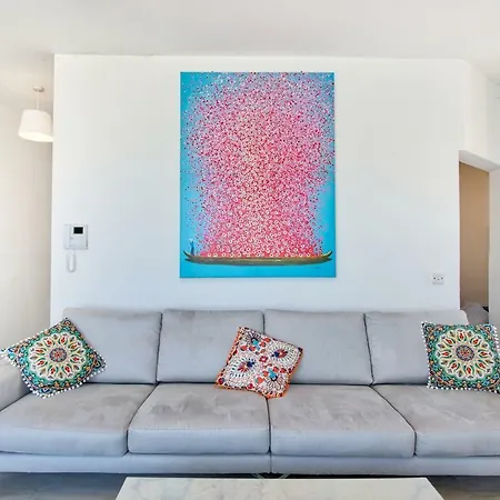 Hv12 - Sea Front Penthouse セント・ポールズ・ベイ