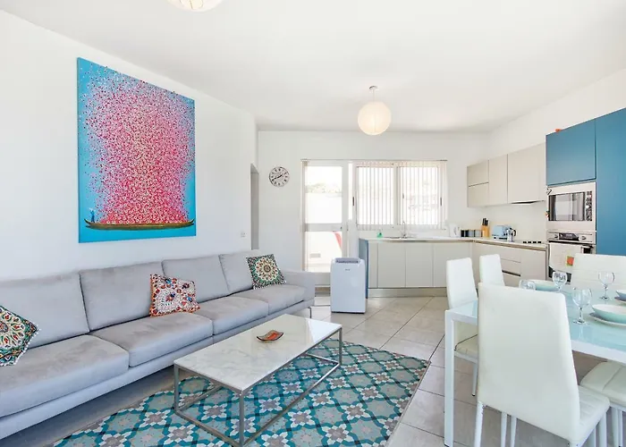 Hv12 - Sea Front Penthouse Apartment St. Paul's Bay